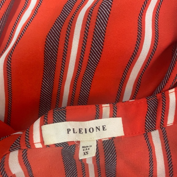 Nordstrom Blouse Pleione Red Grey Stripe detail with Short Sleve like New - Picture 11 of 11